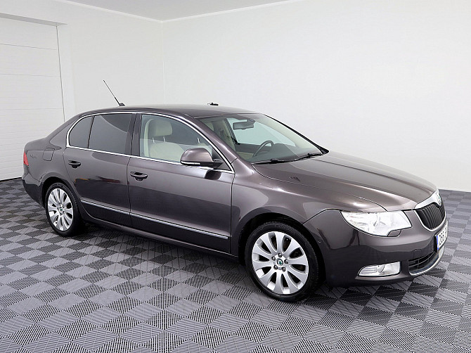 Skoda Superb Highline ATM 1.8 118kW Таллин - изображение 1