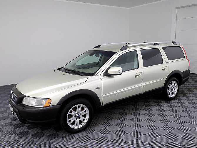 Volvo XC70 Summum Facelift ATM 2.4 D5 136kW Таллин - изображение 2