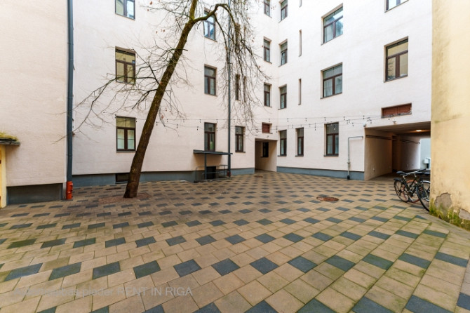 2-istabu dzīvoklis Aktīvajā centrā  Elizabetes ielā.  Izīrē elegantu un mājīgu divistabu Rīga - foto 8