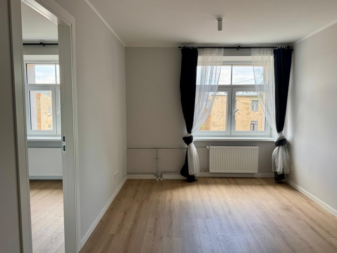 2-istabu dzīvoklis Aktīvajā centrā  Elizabetes ielā.  Izīrē elegantu un mājīgu divistabu Rīga - foto 1