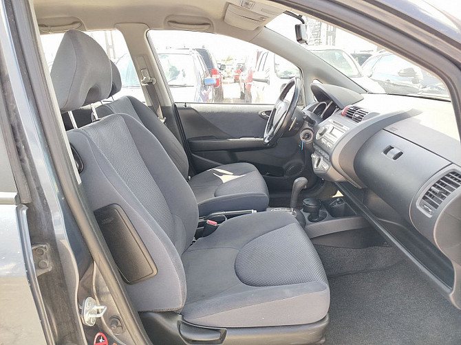 Honda Jazz Elegance Facelift ATM 1.3 61kW Tallina - foto 6