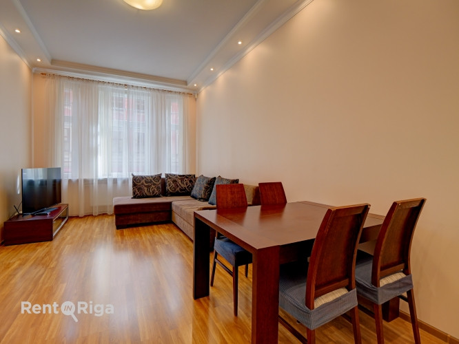 Īrei pieejams silts un plašs 3- istabu dzīvoklis Rīgas centrā.   Ērts plānojums, kas sastāv Rīga - foto 4