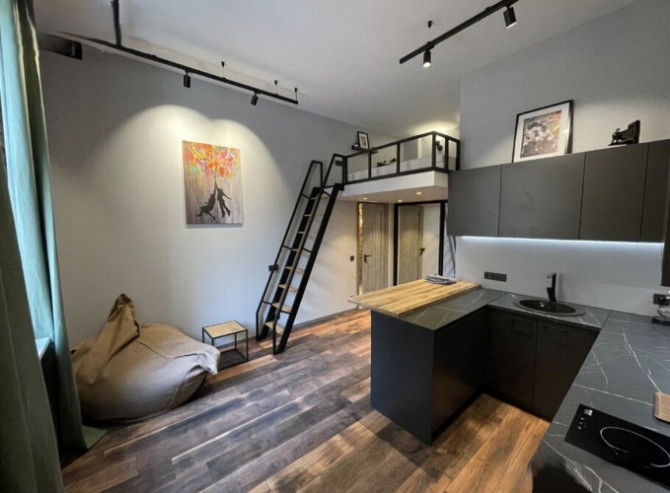 Mājīgs loft tipa dzīvoklis Rīgas centrā!  Dzivoklis veidots pec individuala planojuma ar Rīga - foto 4