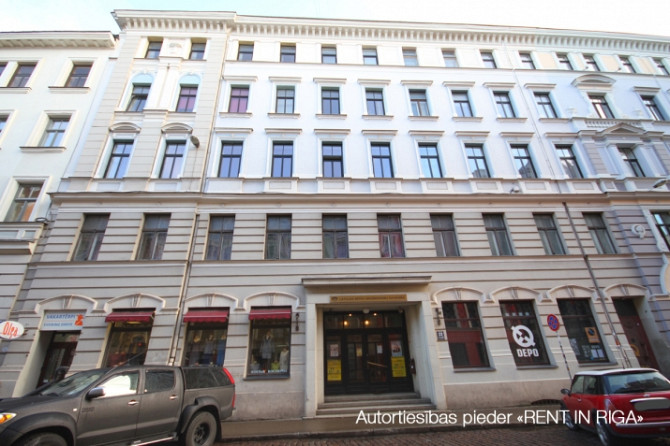 Skaists namīpašums Vecrīgā, uz klusās, bet dzīvīgās Vaļņu ielas  ar potenciālu Rīga - foto 2