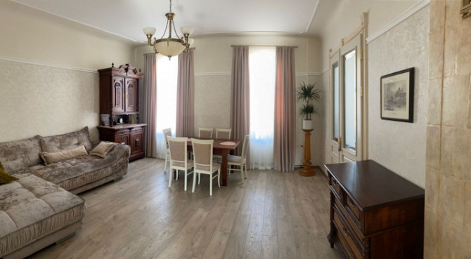 Pārdod aristokrātisku jūgendstila dzīvokli Rīgas centrā  Kr. Barona ielā 60  Piedāvājumā Rīga - foto 2