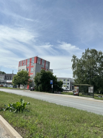Iznomā biroja telpas 2.4. stāvā  mūsdienīgā biroja/tirdzniecības ēkā Dārzciemā. Rīga - foto 9