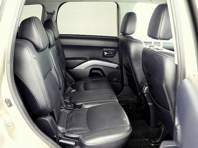 Mitsubishi Outlander Luxury ATM 2.4 125kW Таллин - изображение 7