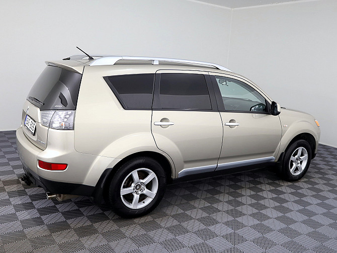 Mitsubishi Outlander Luxury ATM 2.4 125kW Таллин - изображение 3