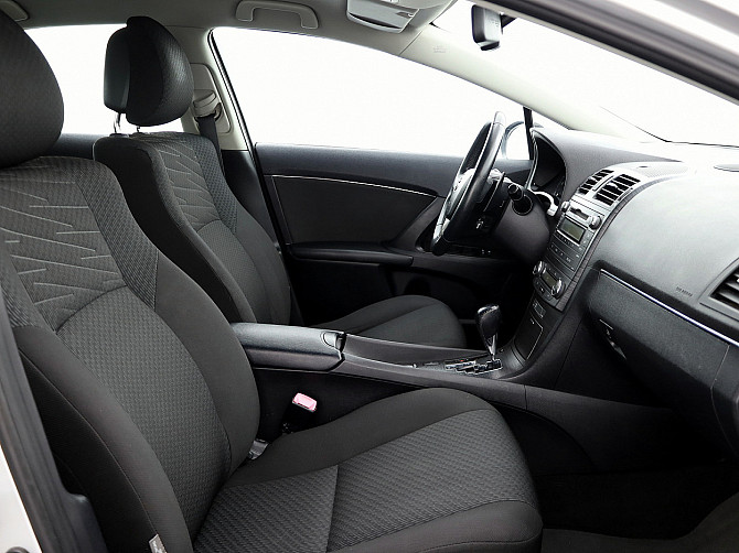 Toyota Avensis Linea Sol ATM 2.2 D-CAT 110kW Таллин - изображение 6