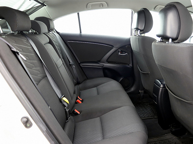 Toyota Avensis Linea Sol ATM 2.2 D-CAT 110kW Таллин - изображение 7