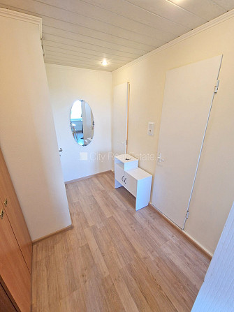 Pagalma ēka, ieeja no pagalma, logi vērsti uz pagalma pusi, plašs skats no loga, viena istaba Rīga - foto 18