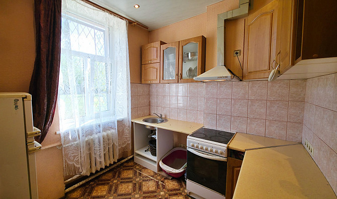 Pārdodam Remontējamo 2-Istabu Dzīvokli Šampēterī Rīga - foto 1