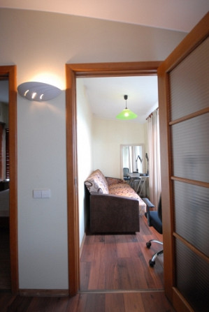 No 1. septembra ilgtermiņā izīrē penthouse dzīvokli ar 2 izolētām istabām netālu no klusā Rīga - foto 5
