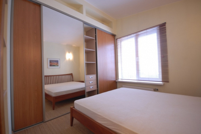 No 1. septembra ilgtermiņā izīrē penthouse dzīvokli ar 2 izolētām istabām netālu no klusā Rīga - foto 4