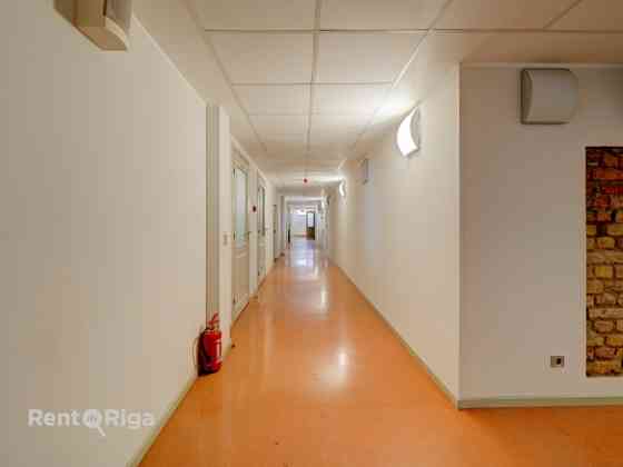 Telpas puspagraba stāvā un Baznīcas un Lāčplēša ielu stūra.  Telpu kods 1264 - ārstniecības vai vese Rīga