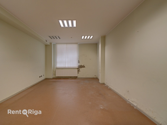 Telpas puspagraba stāvā un Baznīcas un Lāčplēša ielu stūra.  Telpu kods 1264 - Rīga - foto 6
