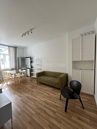 Renovēta māja, ir lifts, kāpņu telpa pēc kapitālā remonta, guļamistabu skaits 3 gab., Rīga - foto 2