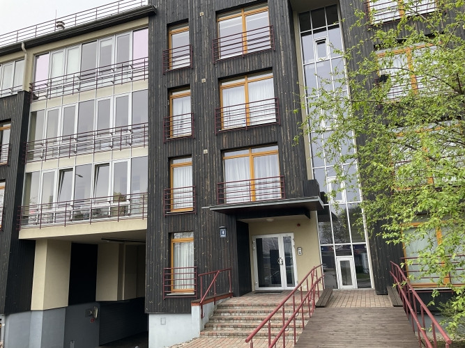 Продается трехкомнатная квартра с подземной парковкой в одном из самых Рига - изображение 1