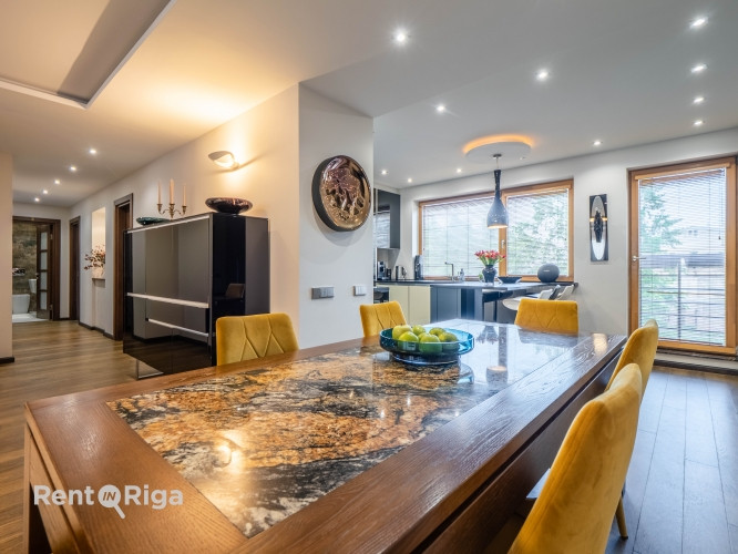 Bright and cozy 4-room apartment in residential project in the city center.  Great and quiet locatio Рига - изображение 1