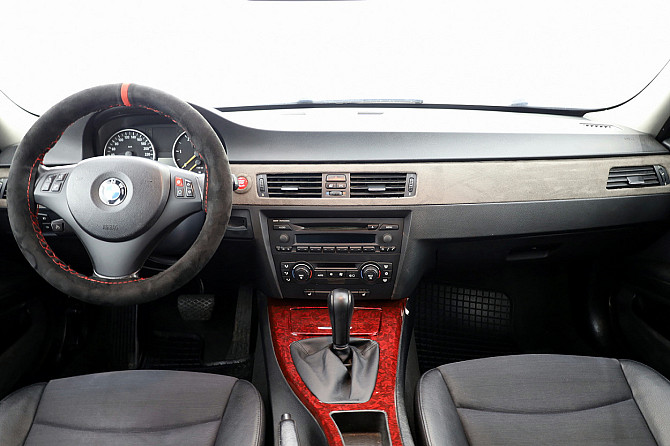 BMW 320 Touring Business ATM 2.0 D 120kW Таллин - изображение 5