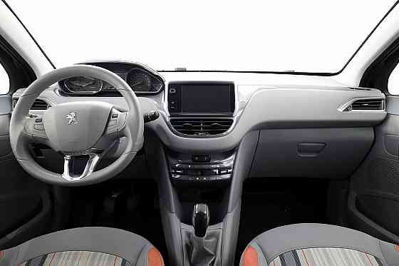 Peugeot 208 Elegance 1.2 60kW Таллин