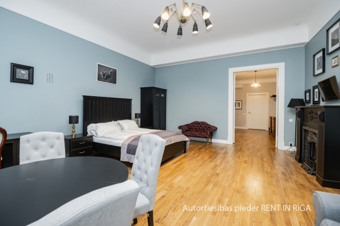 Tiek izīrēti gaumīgi iekārtoti apartamenti Vecrīgā. Piedāvājums ir spēkā laikā periodā Rīga - foto 2