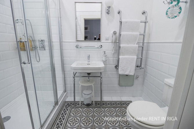 Tiek izīrēti gaumīgi iekārtoti apartamenti Vecrīgā. Piedāvājums ir spēkā laikā periodā Rīga - foto 6