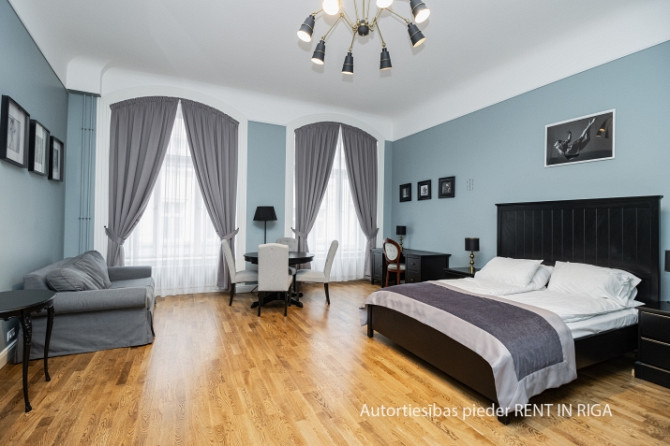 Tiek izīrēti gaumīgi iekārtoti apartamenti Vecrīgā. Piedāvājums ir spēkā laikā periodā Rīga - foto 3
