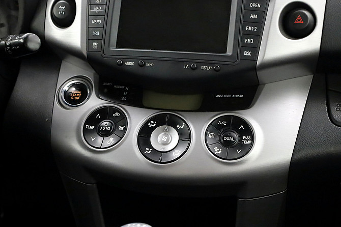 Toyota RAV4 Luxury 4x4 2.2 D-CAT 130kW Tallina - foto 8