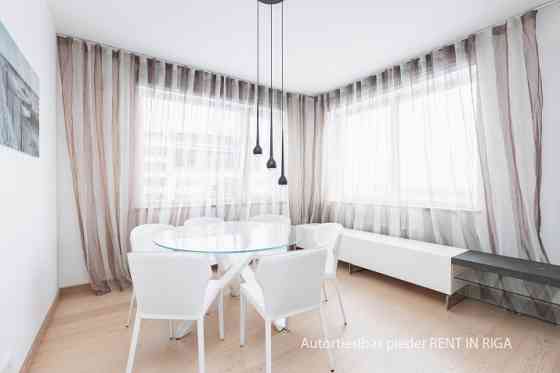 Fantastic apartment for lovers of urban environment, charming view and silence.  The apartment is lo Rīga