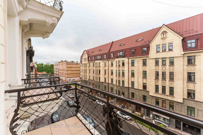 Mēbelēts 2-istabu dzīvoklis Klusajā centrā- Pulkveža Brieža ielā.   Iespēja īrēt Rīga - foto 4