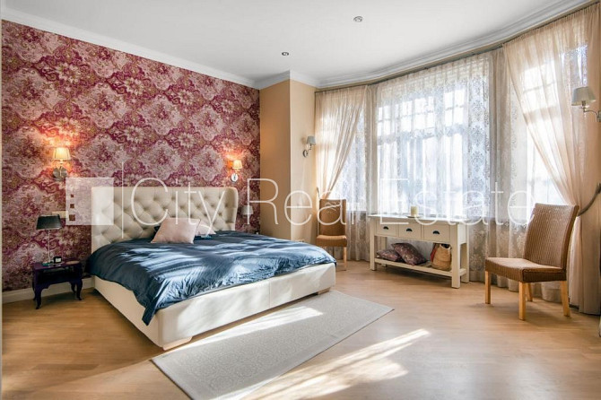 Fasādes māja, renovēta māja, ir lifts, kāpņu telpa pēc kapitālā remonta, guļamistabu Rīga - foto 16