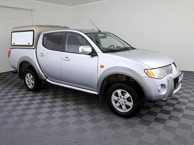 Mitsubishi L200 Pickup 4x4 2.5 Di-D 123kW Таллин - изображение 1