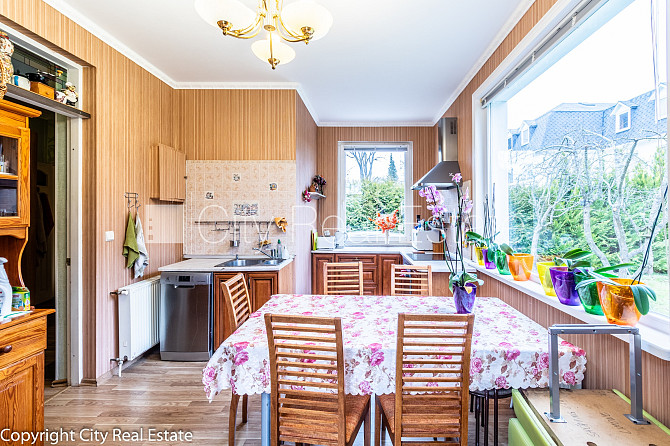 Labiekārtota apzaļumota teritorija, guļamistabu skaits 3 gab., gāzes apkure, restaurēti, Jūrmala - foto 13