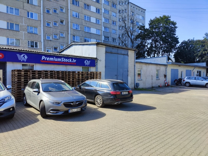 Apsildāma, sausa noliktava.  Vārti ap 4x5 m. Griesti pa vidu ap 6 m augsti, malās ap 3.5 m. Līdzena  Рига - изображение 6