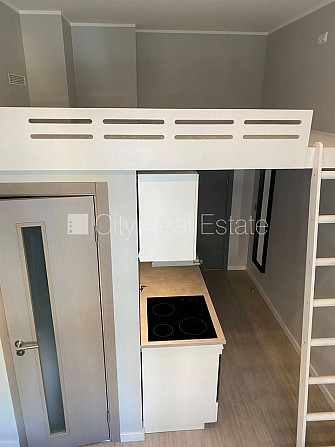 Fasādes māja, renovēta māja, slēgts pagalms, ieeja no ielas, kāpņu telpa pēc kapitālā Rīga - foto 20