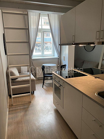 Fasādes māja, renovēta māja, slēgts pagalms, ieeja no ielas, kāpņu telpa pēc kapitālā Rīga - foto 19