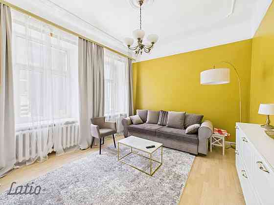 Izīrē elegantu un mājīgu dzīvokli Rīgas klusajā centrā  Antonijas ielā 15

Tiek izīrēts pilnībā aprī Рига