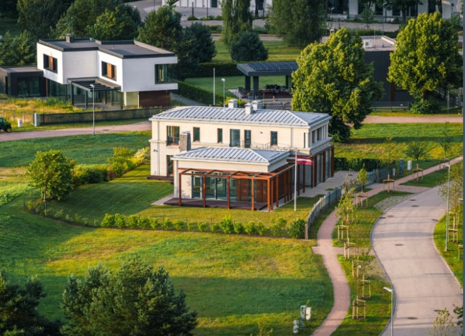 Pārdošanā 4 guļamistabu māja 