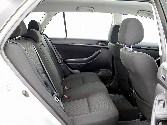 Toyota Avensis Linea Sol ATM 2.0 108kW Таллин - изображение 7