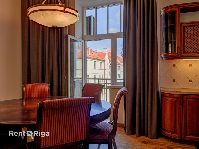 Pārdod elegantu 5istabu dzīvokli Rīgas Klusajā centrā  vēstniecību rajonā  Plašs, gaišs Rīga - foto 9