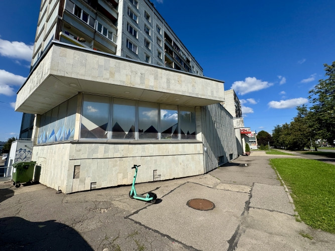 Retail Premises in Pļavnieki  Located on the 1st floor  Total area includes a sales hall, utility ro Рига - изображение 1