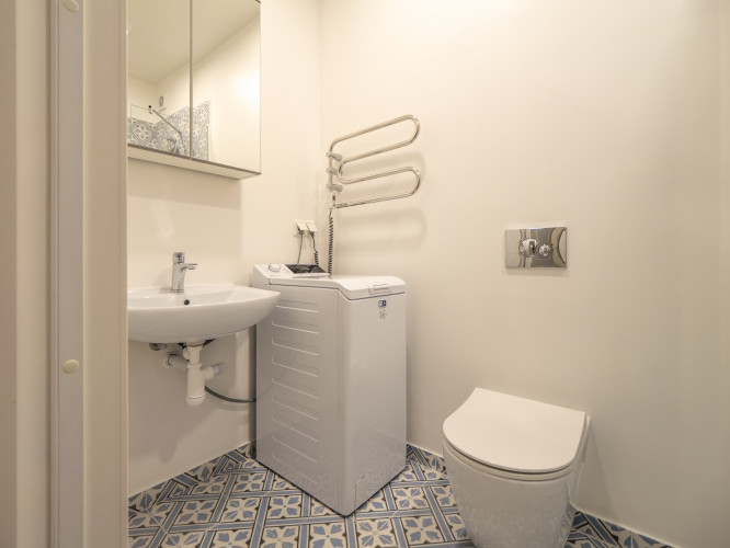 Mēbelēts Studio dzīvoklis Rīgas Centrā.  Tas atrodās restaurētā vēsturiskā jūgendstila Rīga - foto 6