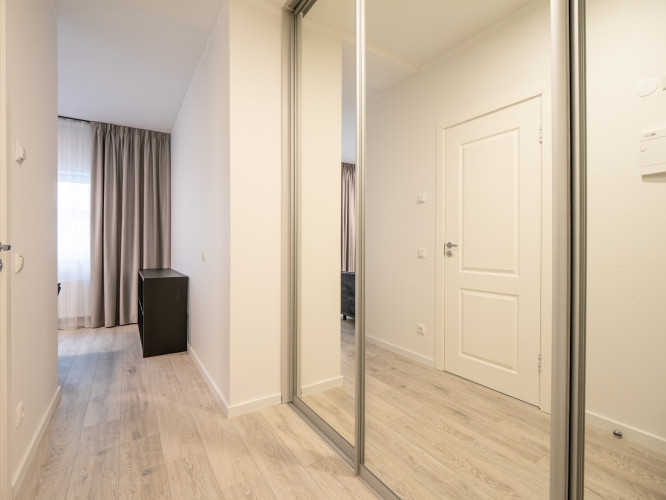 Mēbelēts Studio dzīvoklis Rīgas Centrā.  Tas atrodās restaurētā vēsturiskā jūgendstila Rīga - foto 8