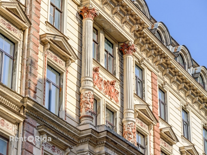 Iegādei pieejams divistabu dzīvoklis vēsturiskā ēka pašā centrā.  Šī ir lieliska Rīga - foto 9