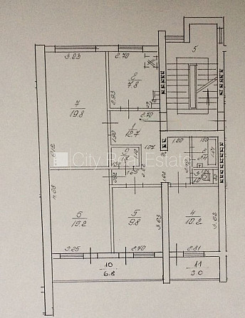 Renovēta māja, labiekārtots apzaļumots pagalms, vieta vairākām automašīnām, pagalmā Rīgas rajons - foto 18