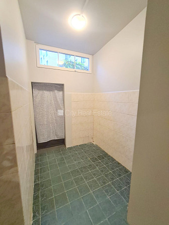 Pagalma ēka, renovēta māja, slēgts pagalms, ieeja no ielas un pagalma, ir lifts, kāpņu telpa Rīga - foto 19
