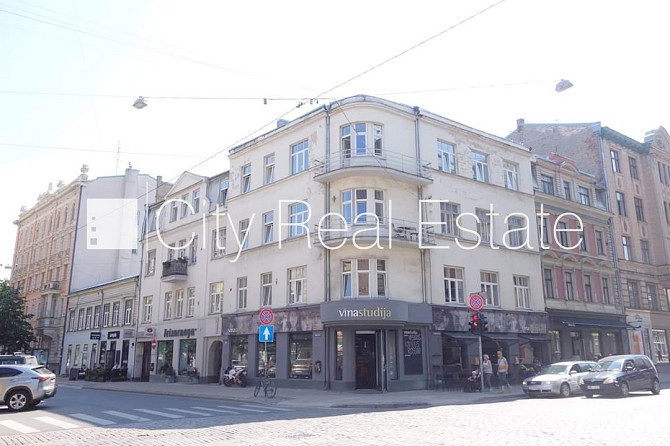 Fasādes māja, renovēta māja, ieeja no ielas, logi vērsti uz ielas pusi, virtuve, halle, Rīga - foto 7