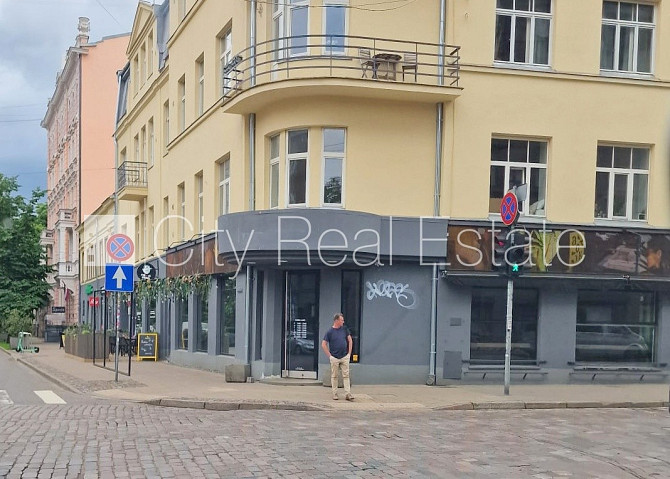 Fasādes māja, renovēta māja, ieeja no ielas, logi vērsti uz ielas pusi, virtuve, halle, Rīga - foto 4