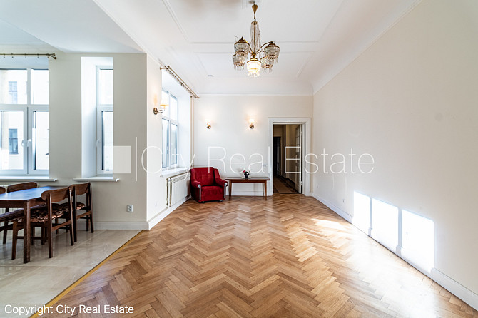 Zeme īpašumā, fasādes māja, renovēta māja, dzīvokļu skaits ēkā  10 gab., mainīts Jumta Rīga - foto 5